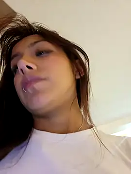 Snapshot of Lau1127 chatting on January 16, 2026, 4:16 am Lau1127 online show from January 16, 2026, 4:16 am