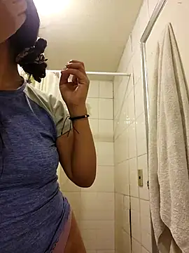 Snapshot of Lau1127 chatting on September 22, 2025, 2:17 am Lau1127 online show from September 22, 2025, 2:17 am