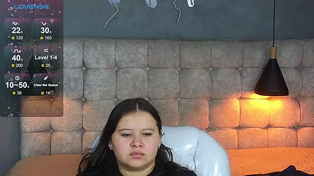 Laia and Aloby online show from December 18, 2025, 10:13 pm