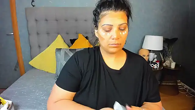 Snapshot of AmyCubes chatting on March 6, 2026, 7:03 am AmyCubes online show from March 6, 2026, 7:03 am