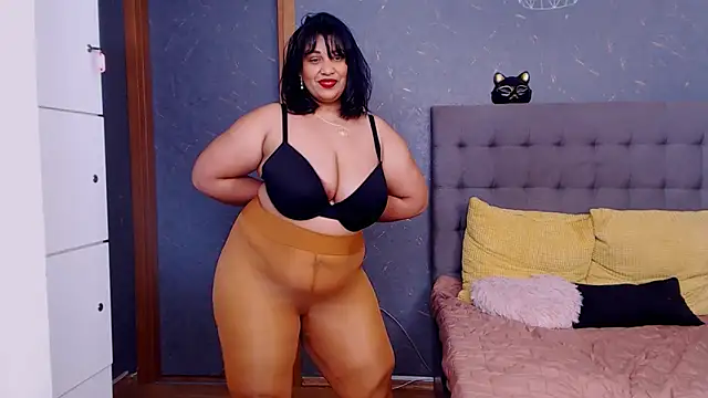 Snapshot of AmyCubes chatting on March 19, 2025, 10:33 am AmyCubes online show from March 19, 2025, 10:33 am