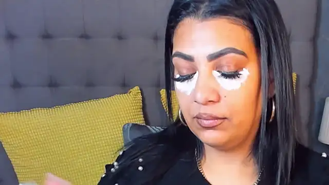 Snapshot of AmyCubes chatting on February 4, 2026, 4:07 am AmyCubes online show from February 4, 2026, 4:07 am