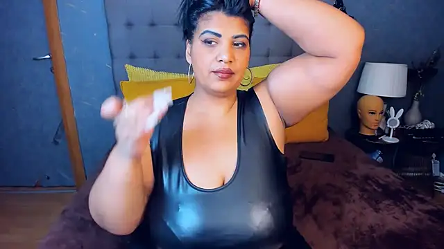AmyCubes online show from May 6, 2026, 6:01 pm