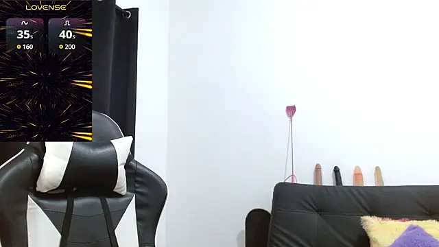 Snapshot of Kiara-Rider chatting on December 2, 2025, 3:36 pm Kiara-Rider online show from December 2, 2025, 3:36 pm