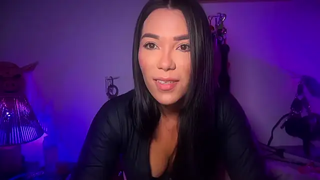 Snapshot of mistresslaviniabr chatting on December 15, 2025, 7:25 am mistresslaviniabr online show from December 15, 2025, 7:25 am