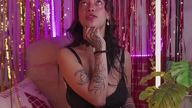 Kitty arts online show from December 16, 2024, 11:39 pm