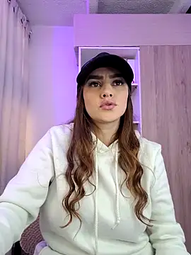 Snapshot of Lu_perez chatting on May 5, 2026, 1:14 pm Lu perez online show from May 5, 2026, 1:14 pm