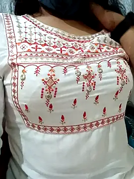 Snapshot of Rina777o chatting on October 5, 2025, 6:09 pm Rina777o online show from October 5, 2025, 6:09 pm