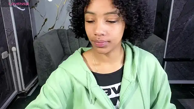 Violeth b online show from November 1, 2025, 12:43 pm