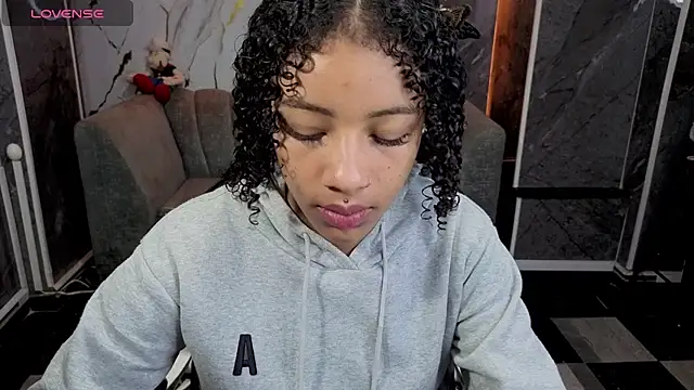 Violeth b online show from April 15, 2026, 12:53 pm