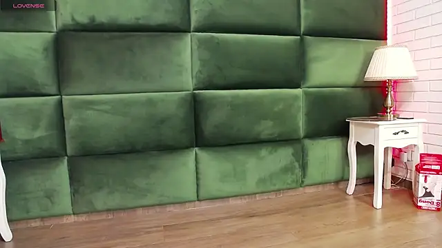 Snapshot of SelenSummer chatting on September 27, 2025, 4:07 am SelenSummer online show from September 27, 2025, 4:07 am