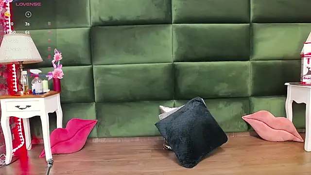 Snapshot of SelenSummer chatting on September 23, 2025, 4:08 am SelenSummer online show from September 23, 2025, 4:08 am