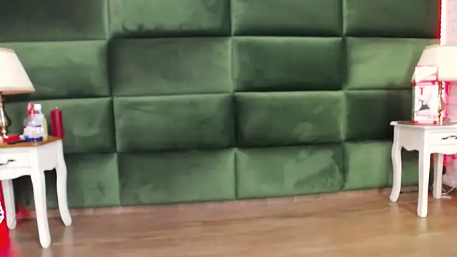 Snapshot of SelenSummer chatting on September 24, 2025, 4:08 am SelenSummer online show from September 24, 2025, 4:08 am