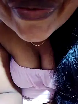 Snapshot of Diwya69 chatting on June 14, 2026, 8:32 pm Diwya69 online show from June 14, 2026, 8:32 pm