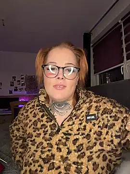 elina may online show from December 13, 2025, 9:10 pm