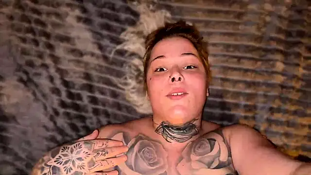 Snapshot of elina_may chatting on December 12, 2024, 9:04 pm elina may online show from December 12, 2024, 9:04 pm