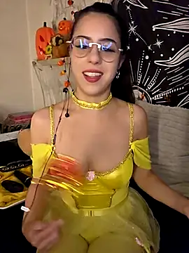 Snapshot of LisandreLaVenale chatting on October 8, 2025, 10:10 pm LisandreLaVenale online show from October 8, 2025, 10:10 pm