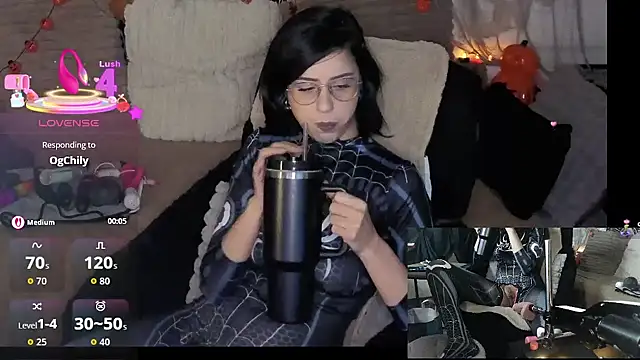 Snapshot of LisandreLaVenale chatting on October 22, 2025, 10:30 pm LisandreLaVenale online show from October 22, 2025, 10:30 pm