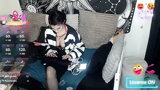 Snapshot of LisandreLaVenale chatting on March 16, 2025, 8:10 pm LisandreLaVenale online show from March 16, 2025, 8:10 pm