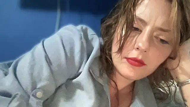 SkarlettRose96 online show from September 14, 2025, 10:43 pm