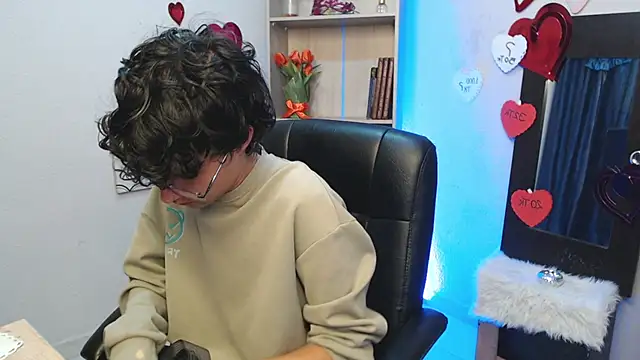 Jeam hot online show from March 4, 2025, 12:50 am