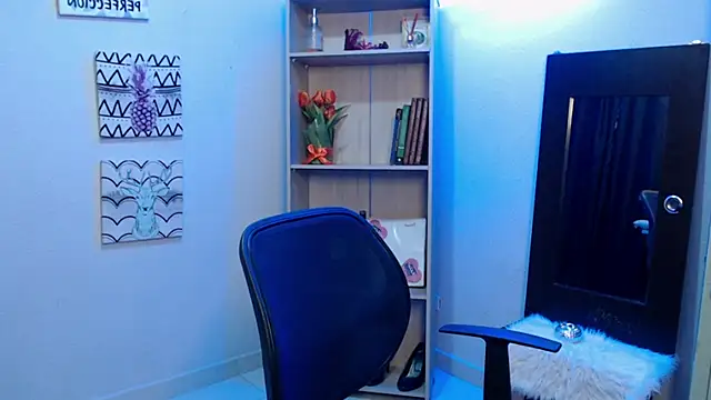 Jeam hot online show from February 2, 2025, 4:32 pm