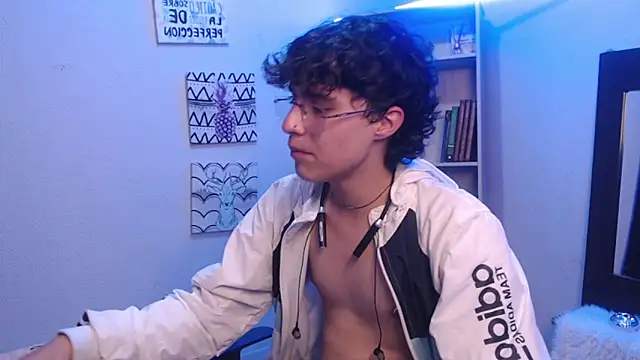 Jeam hot online show from February 3, 2025, 9:07 pm