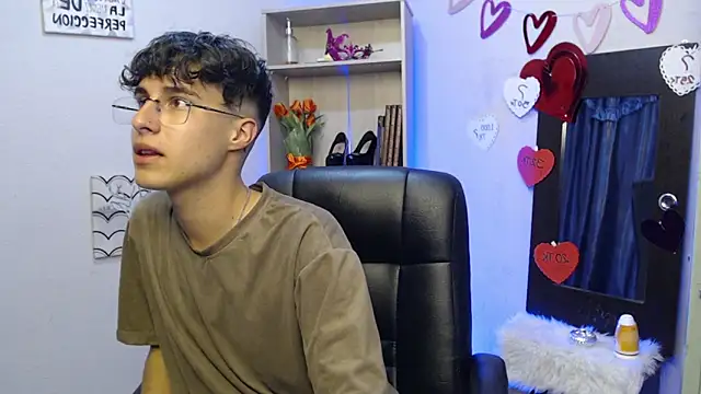 Jeam hot online show from March 11, 2025, 8:31 pm