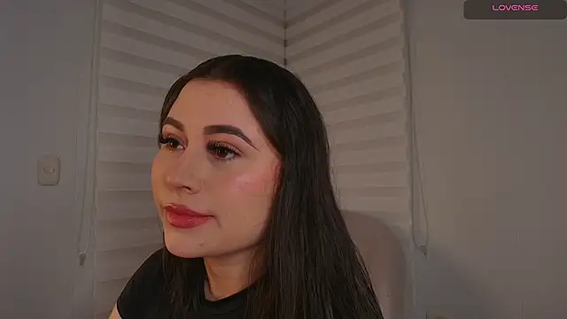 Snapshot of venusleroy_ chatting on September 18, 2025, 11:19 pm venusleroy online show from September 18, 2025, 11:19 pm