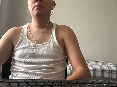 Snapshot of CarlosR4m chatting on June 5, 2026, 1:06 pm CarlosR4m online show from June 5, 2026, 1:06 pm