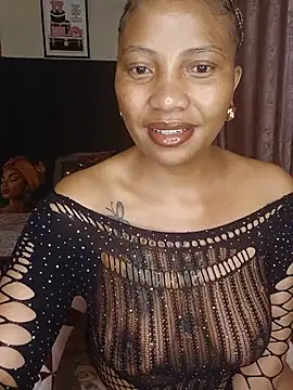 Snapshot of quenliyasa chatting on July 3, 2026, 9:43 pm quenliyasa online show from July 3, 2026, 9:43 pm