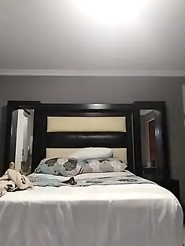 Snapshot of quenliyasa chatting on February 24, 2026, 7:04 pm quenliyasa online show from February 24, 2026, 7:04 pm