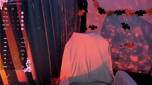 Snapshot of Lei_White chatting on October 27, 2025, 10:54 pm Lei White online show from October 27, 2025, 10:54 pm