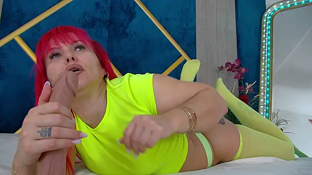 Snapshot of Foxxxy_MILF chatting on January 18, 2026, 5:11 am Foxxxy MILF online show from January 18, 2026, 5:11 am