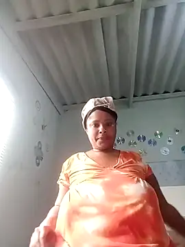 2Sweetysmile online show from April 22, 2026, 11:39 am