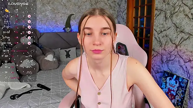 Snapshot of _flowersweeet_ chatting on January 3, 2025, 3:44 pm flowersweeet online show from January 3, 2025, 3:44 pm