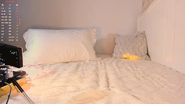 Snapshot of Allena_moan chatting on September 15, 2025, 9:54 am Allena moan online show from September 15, 2025, 9:54 am