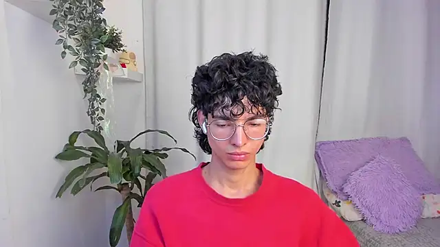 Snapshot of santy-kitty chatting on February 20, 2026, 12:07 am santy-kitty online show from February 20, 2026, 12:07 am