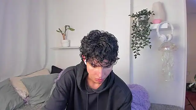 Snapshot of santy-kitty chatting on February 11, 2026, 12:21 am santy-kitty online show from February 11, 2026, 12:21 am