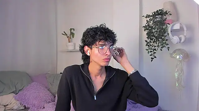 Snapshot of santy-kitty chatting on February 15, 2026, 11:58 pm santy-kitty online show from February 15, 2026, 11:58 pm