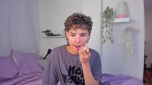 Snapshot of santy-kitty chatting on January 18, 2026, 1:09 am santy-kitty online show from January 18, 2026, 1:09 am