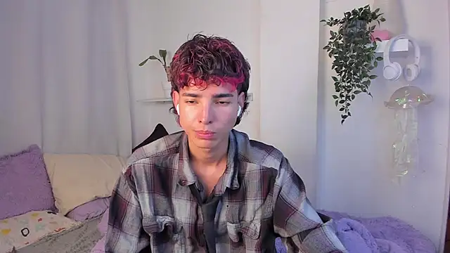 Snapshot of santy-kitty chatting on February 26, 2026, 12:43 am santy-kitty online show from February 26, 2026, 12:43 am