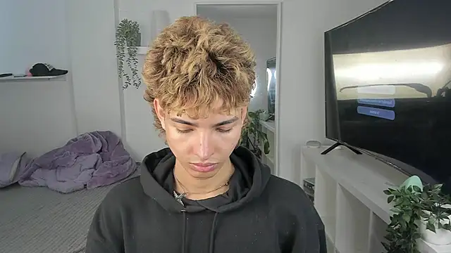 Snapshot of santy-kitty chatting on November 6, 2025, 7:51 pm santy-kitty online show from November 6, 2025, 7:51 pm