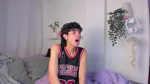 Snapshot of santy-kitty chatting on February 14, 2026, 1:39 am santy-kitty online show from February 14, 2026, 1:39 am