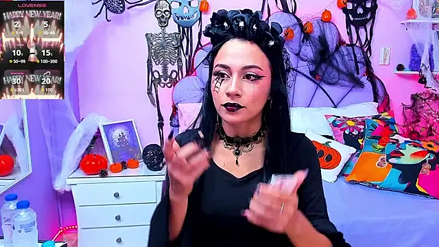 Snapshot of HannaPretthy chatting on October 31, 2025, 12:35 pm HannaPretthy online show from October 31, 2025, 12:35 pm