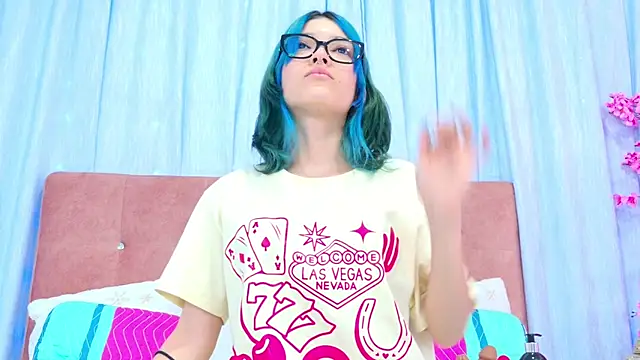 AlliciaKim online show from November 10, 2025, 7:19 pm