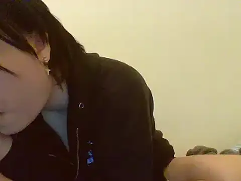 Valentineyittk online show from December 12, 2024, 2:26 am