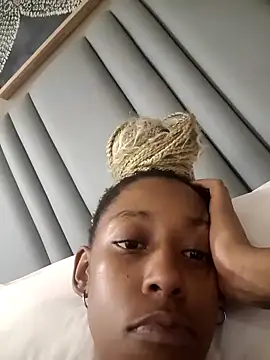 Snapshot of 02Boitybaby chatting on April 29, 2026, 9:21 pm 02Boitybaby online show from April 29, 2026, 9:21 pm