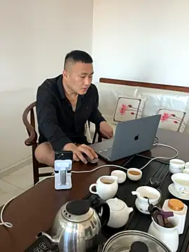 Snapshot of ShaoZian_1 chatting on October 31, 2025, 4:09 am ShaoZian 1 online show from October 31, 2025, 4:09 am