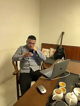 Snapshot of ShaoZian_1 chatting on November 10, 2025, 9:47 am ShaoZian 1 online show from November 10, 2025, 9:47 am